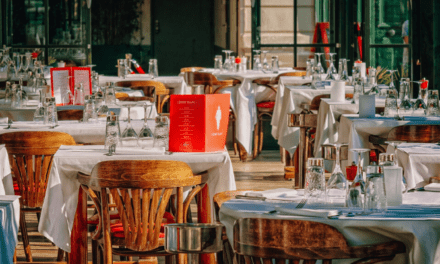 The Risks of Airborne Microbe Transmission in Restaurants